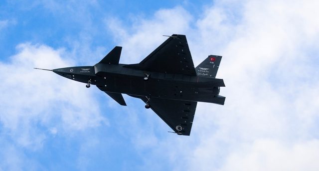 Kizilelma in flight