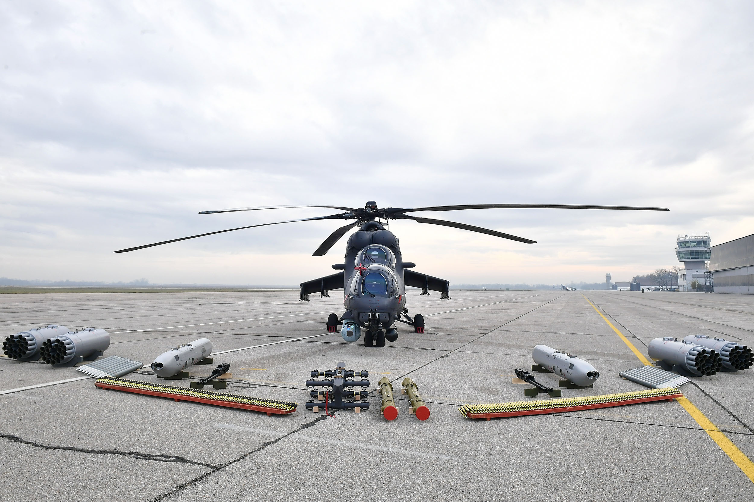 Serbia-shows-off-new-Mi35M-helicopters.jpg
