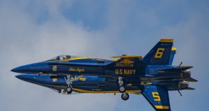 US Navy Blue Angels fortis maneuver