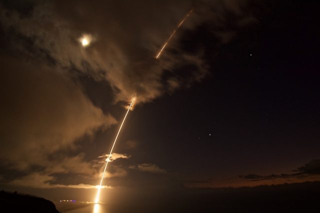 SM-6 test with 4 interceptors against two ballistic missiles