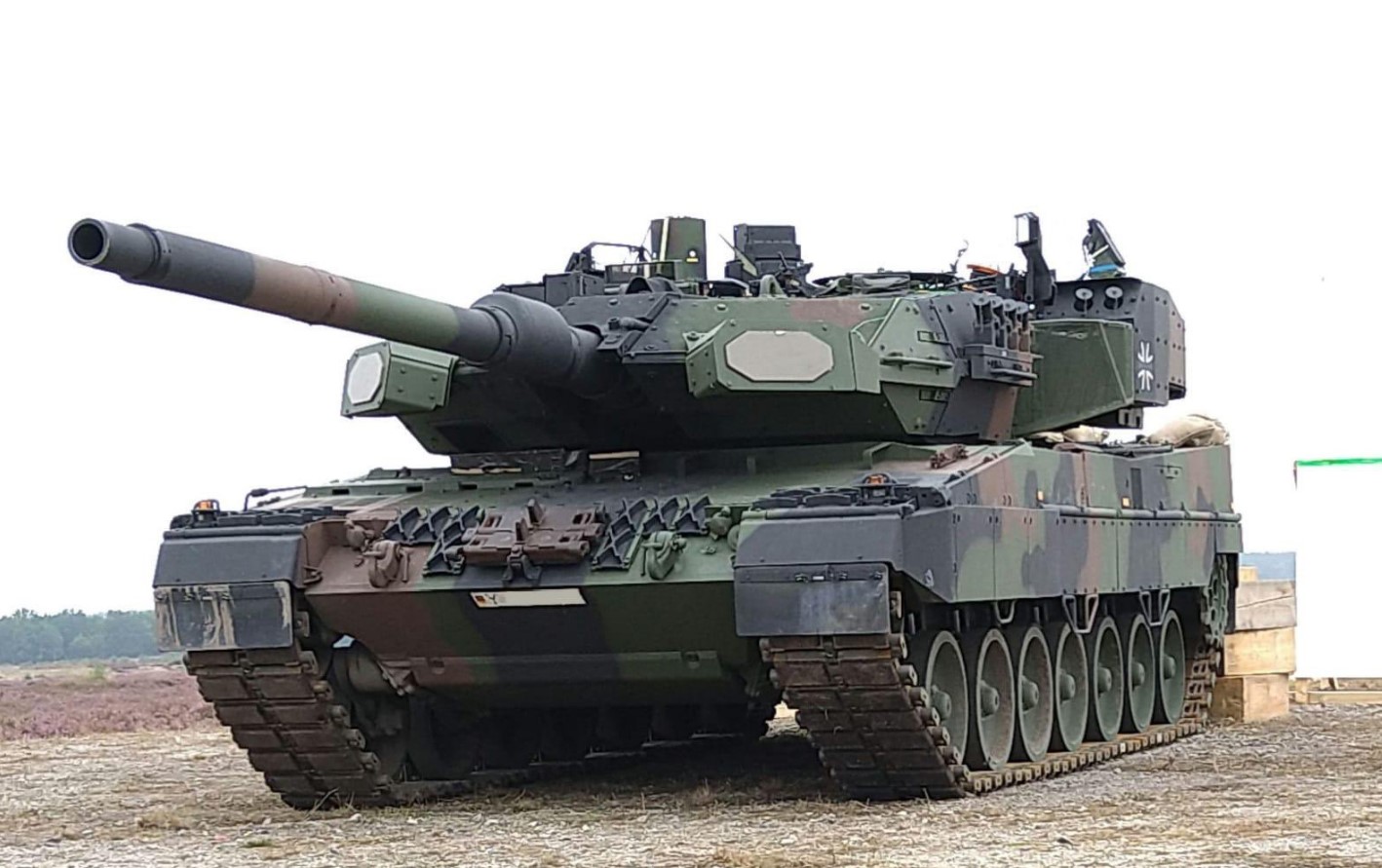 German-Leopard-tanks-complete-first-live-fire-tests-with-Trophy-active-protection-system.jpg